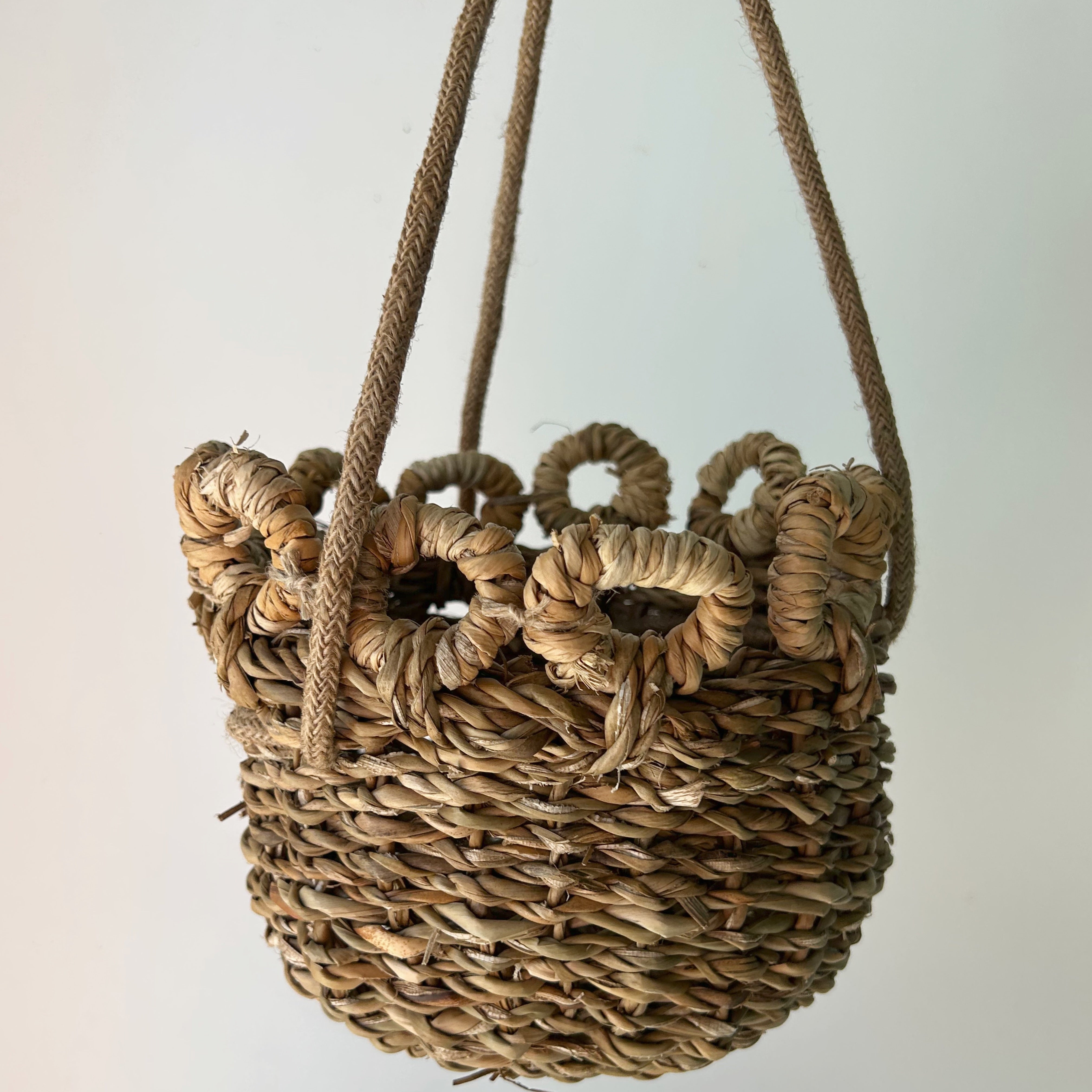 VERSE Hanging Weaved Basket (6”x6”)