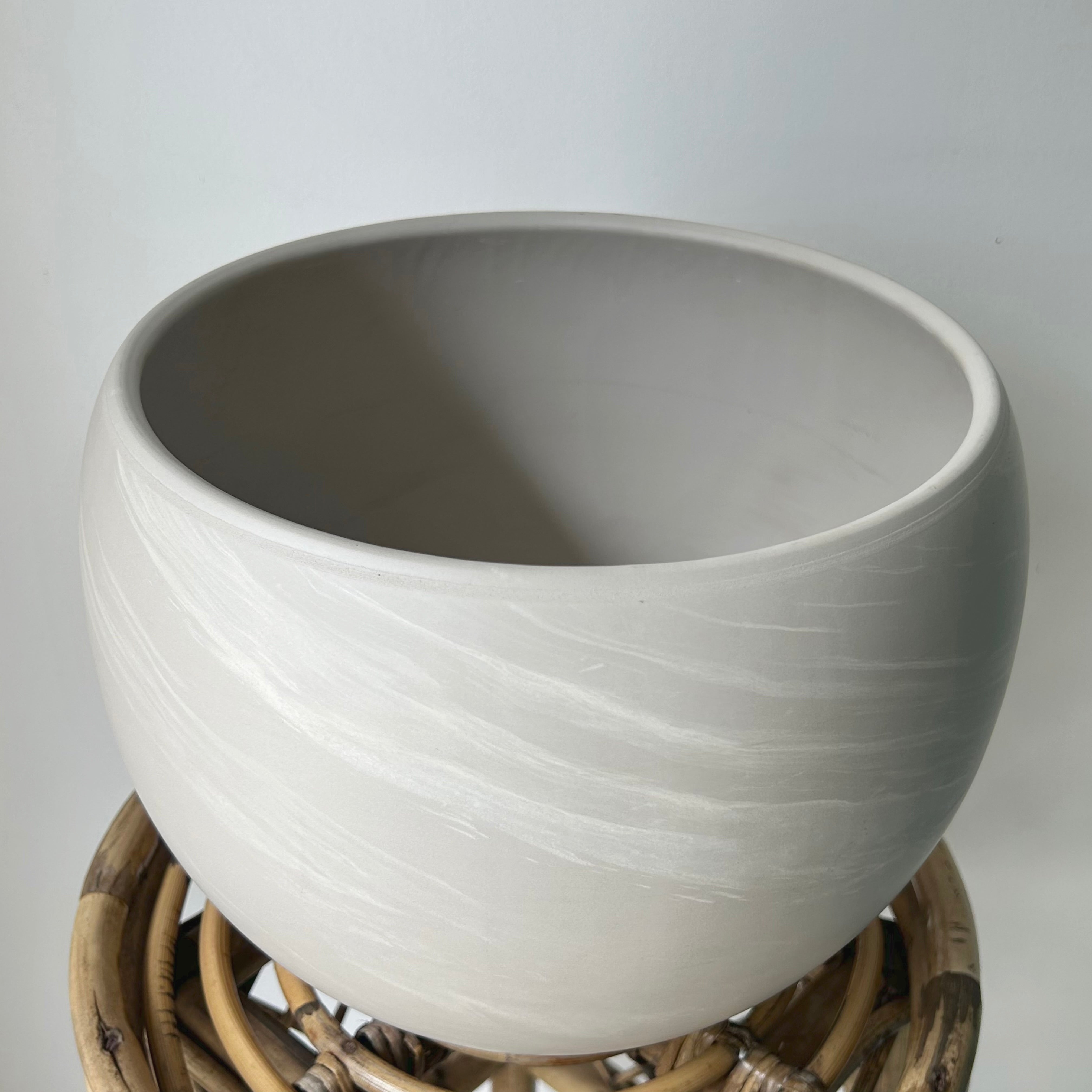 SHILOH Large Decorative Sphere Clay Pot (8”x8”)