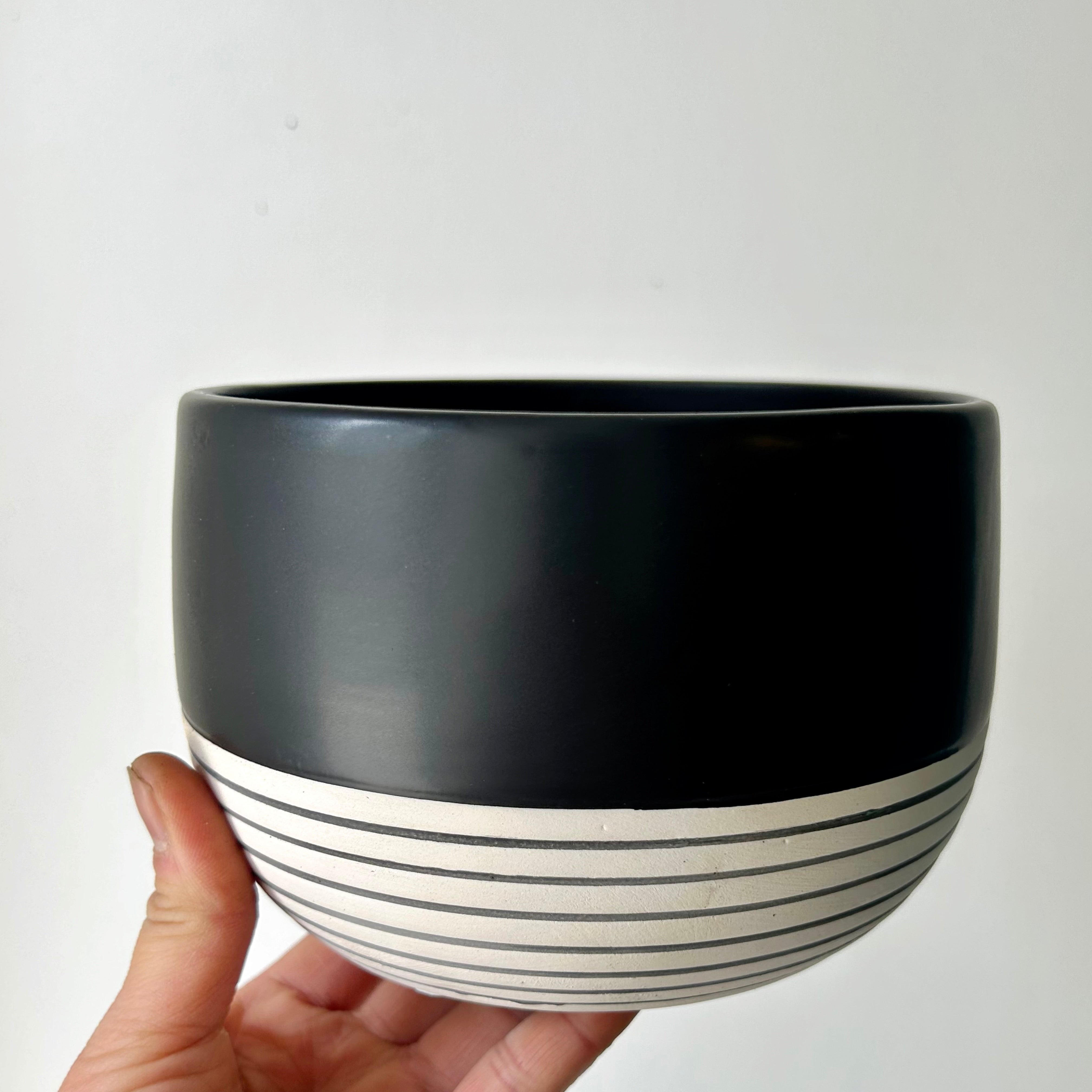 BELLA shallow decorativepot Striped Base  (5.5”x3.75”)