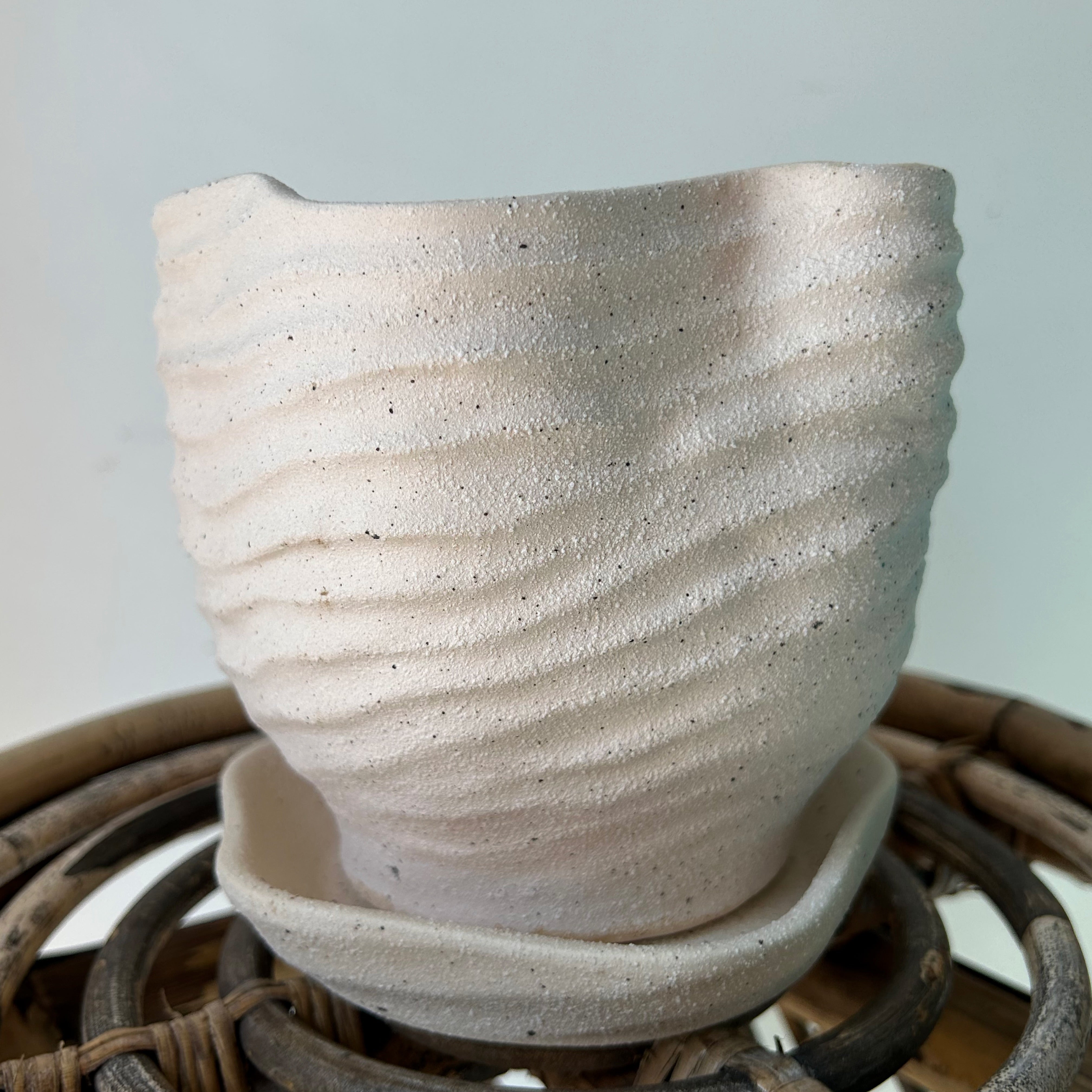 HIGHLAND Textured Planter with Saucer