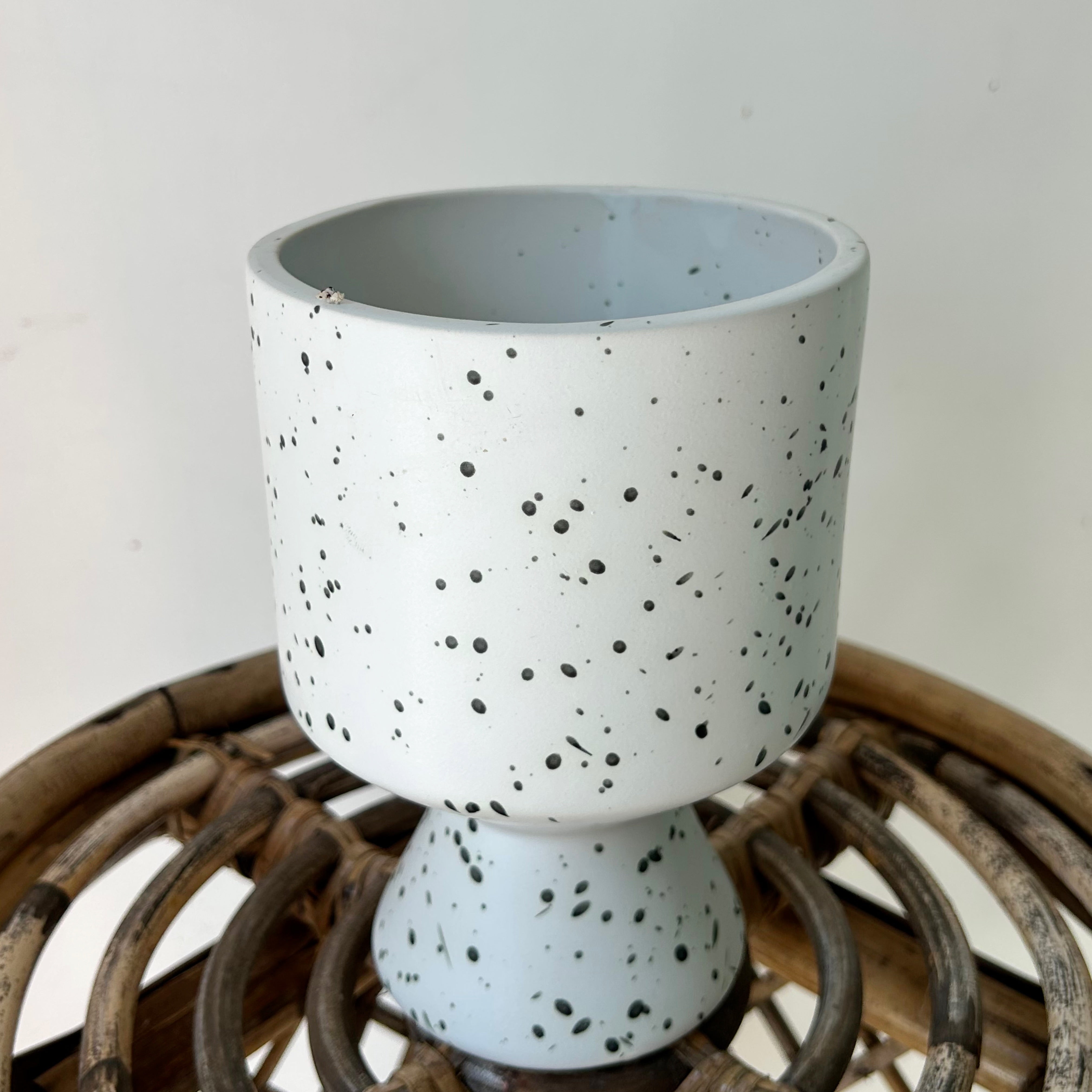 DEVILLE Decorative raised Speckled Pot (4.25”x6.25”)
