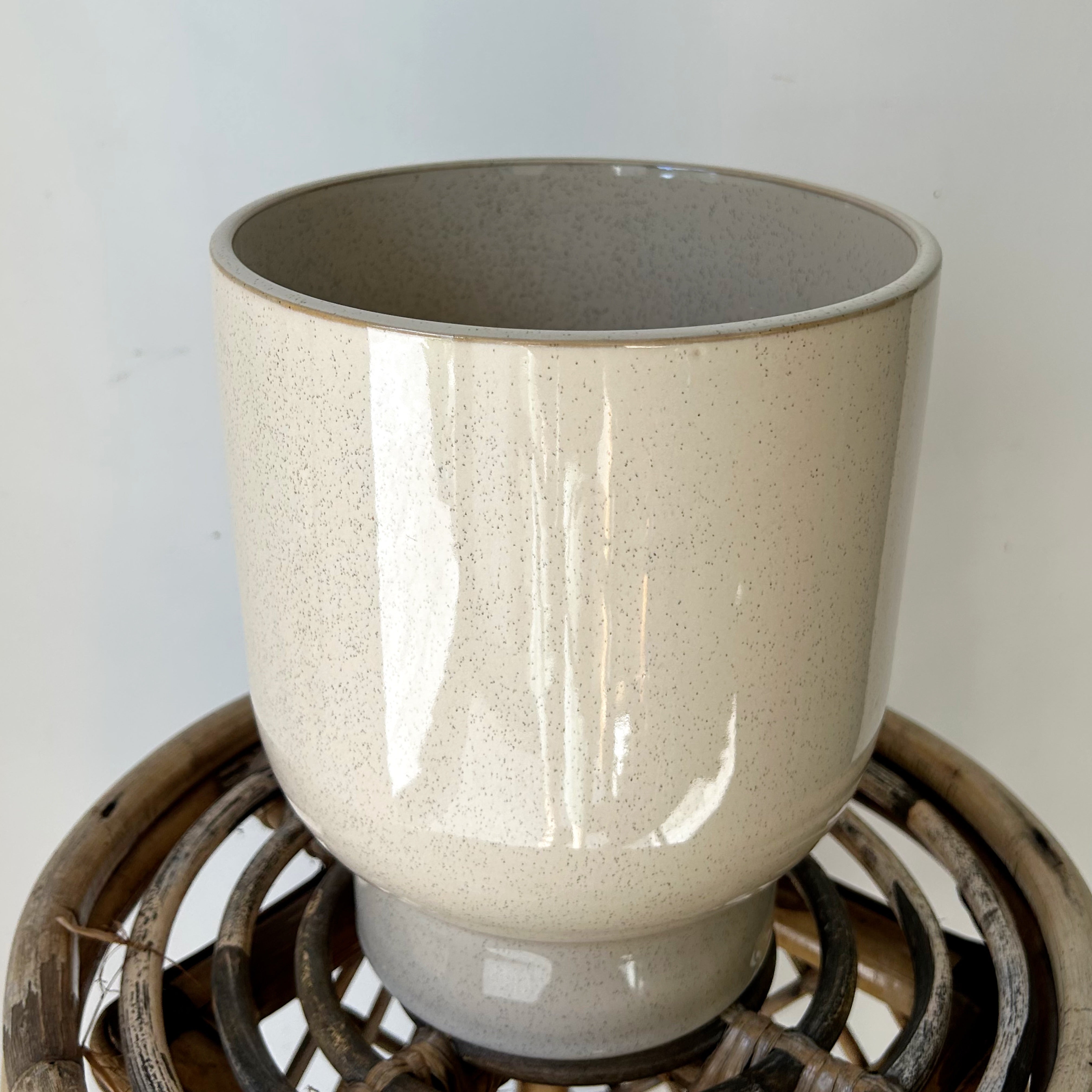 ELLIOT Large Raised Decorative Pot (Cream) 9”x10”