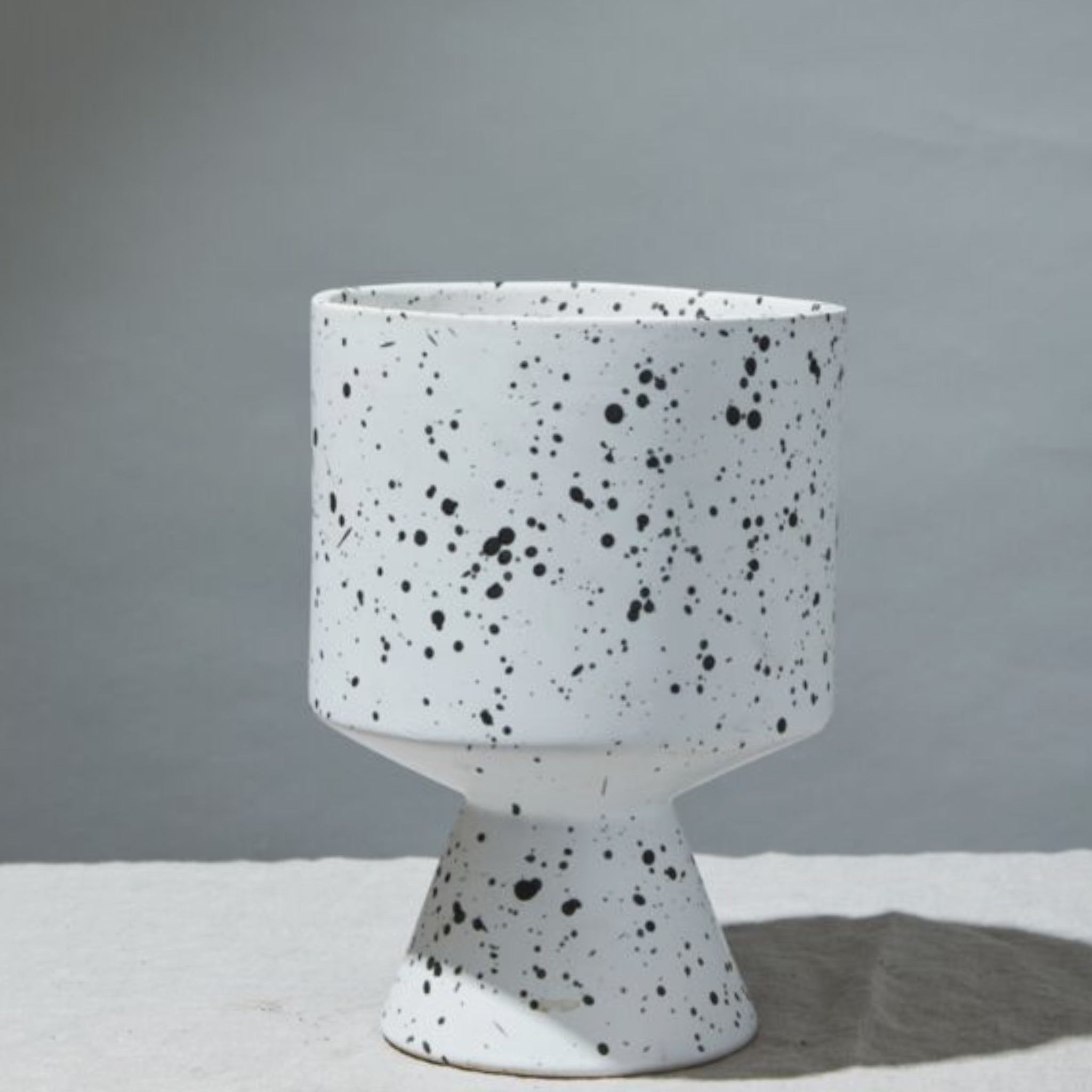 DEVILLE Decorative raised Speckled Pot (4.25”x6.25”)