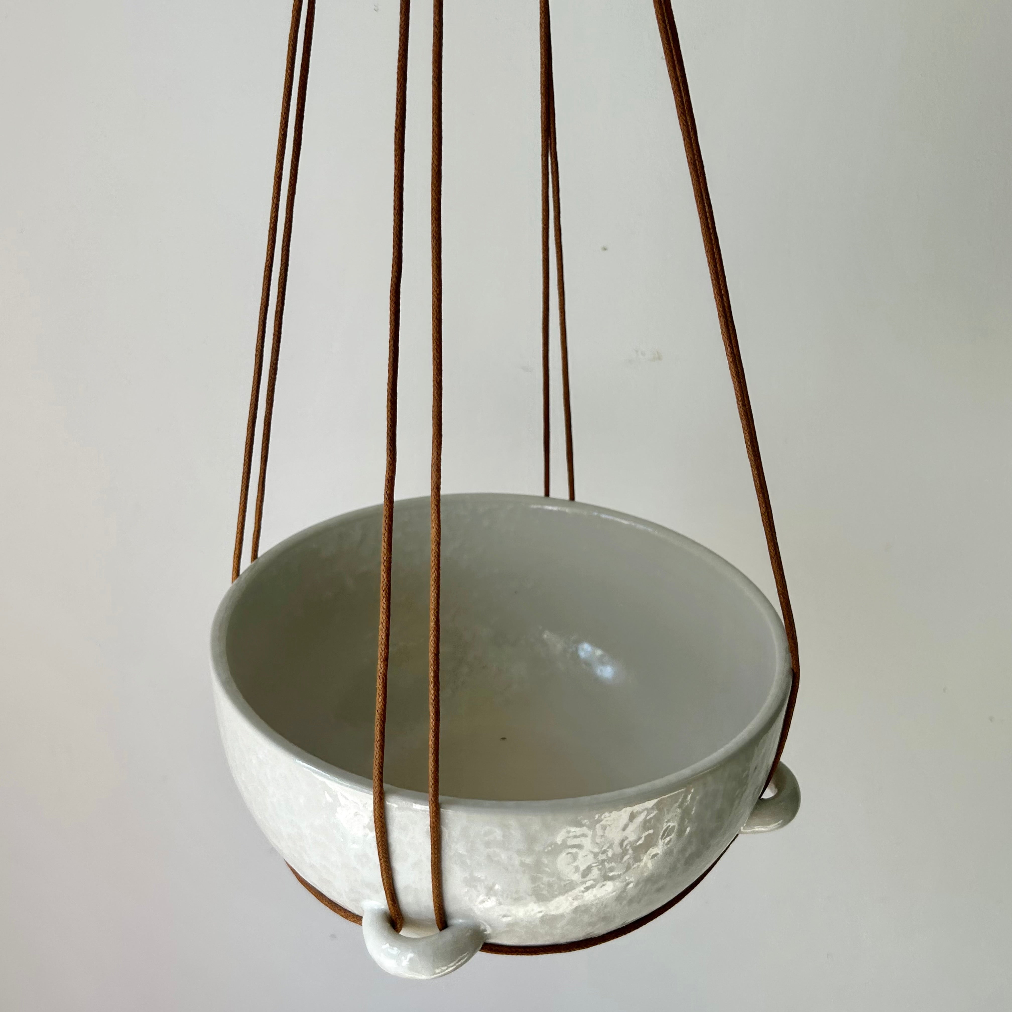 REDONDO Hanging Ceramic Pot (8”x4”)