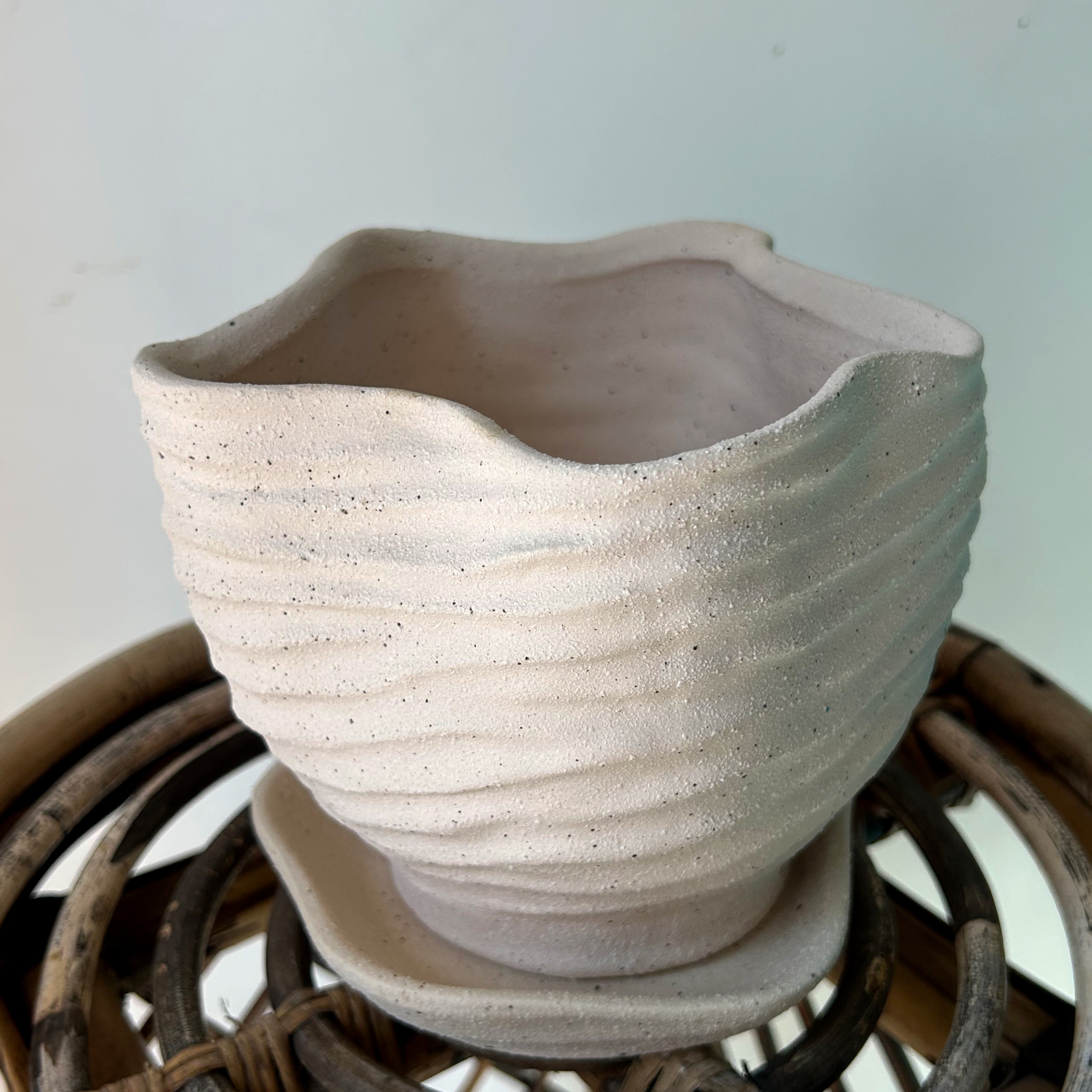 HIGHLAND Textured Planter with Saucer